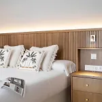 Monkeys Calatrava Deluxe