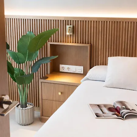 Monkeys Calatrava Deluxe